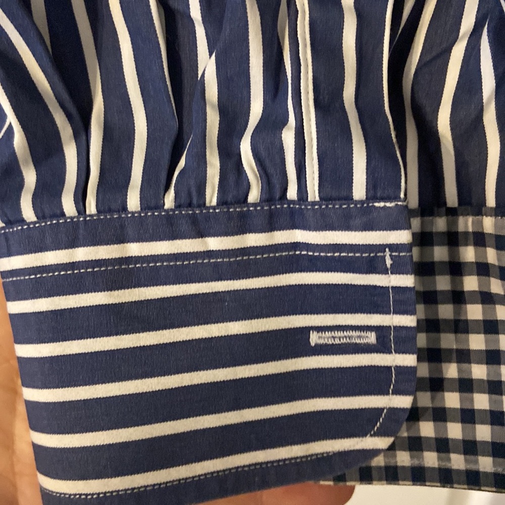 Lacoste Man Shirt size 44 never been worn bust 46” shirt long 30” - Picture 5 of 10